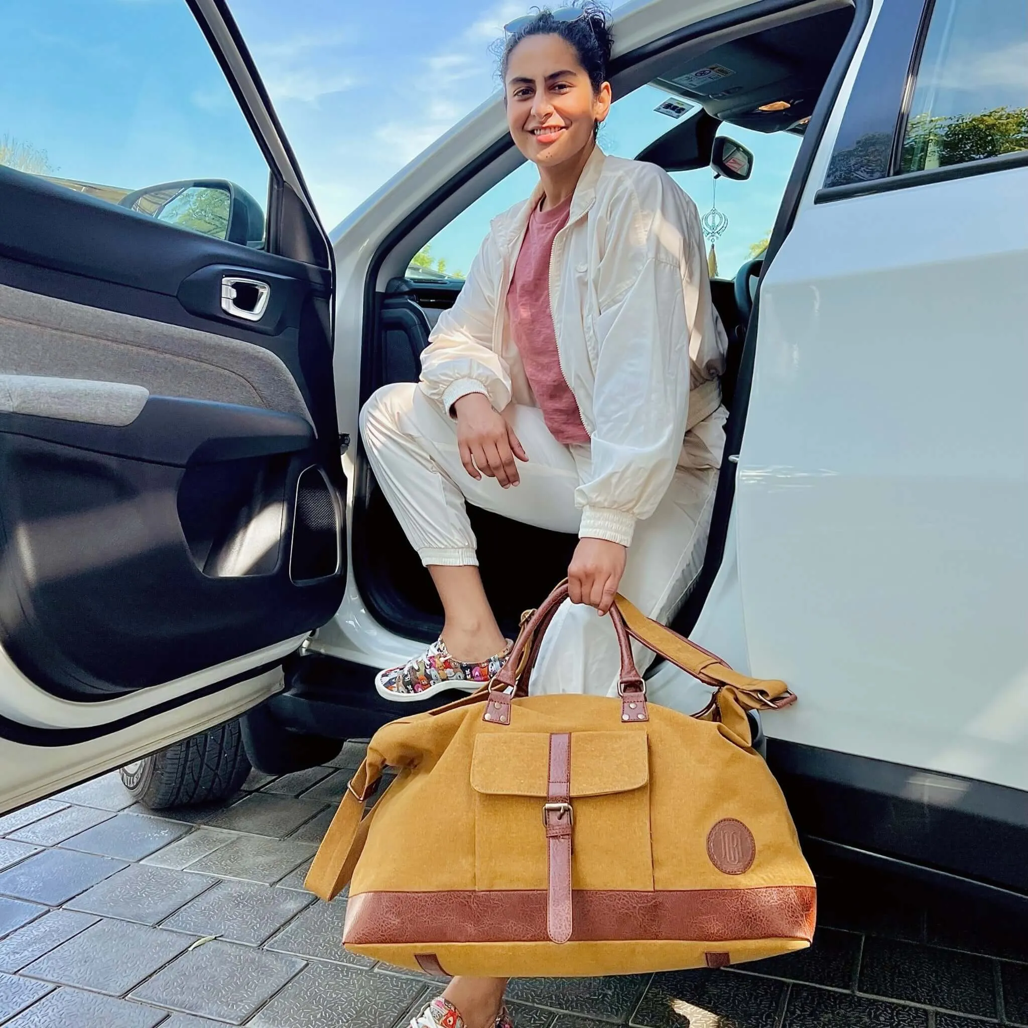 Mona B - Canvas Travel/Gym/Sports Duffel Bag: City Slicker
